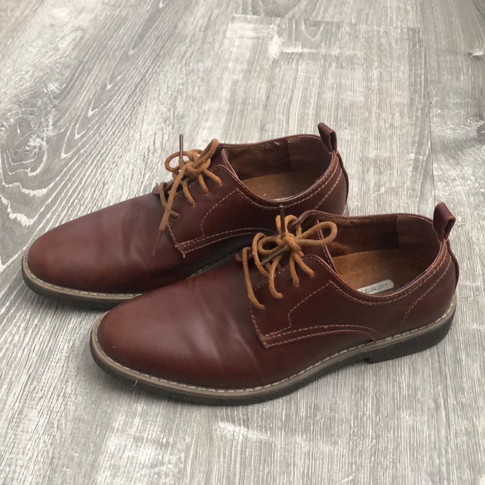 Deer Stags Boys Zander dress shoes size 4M